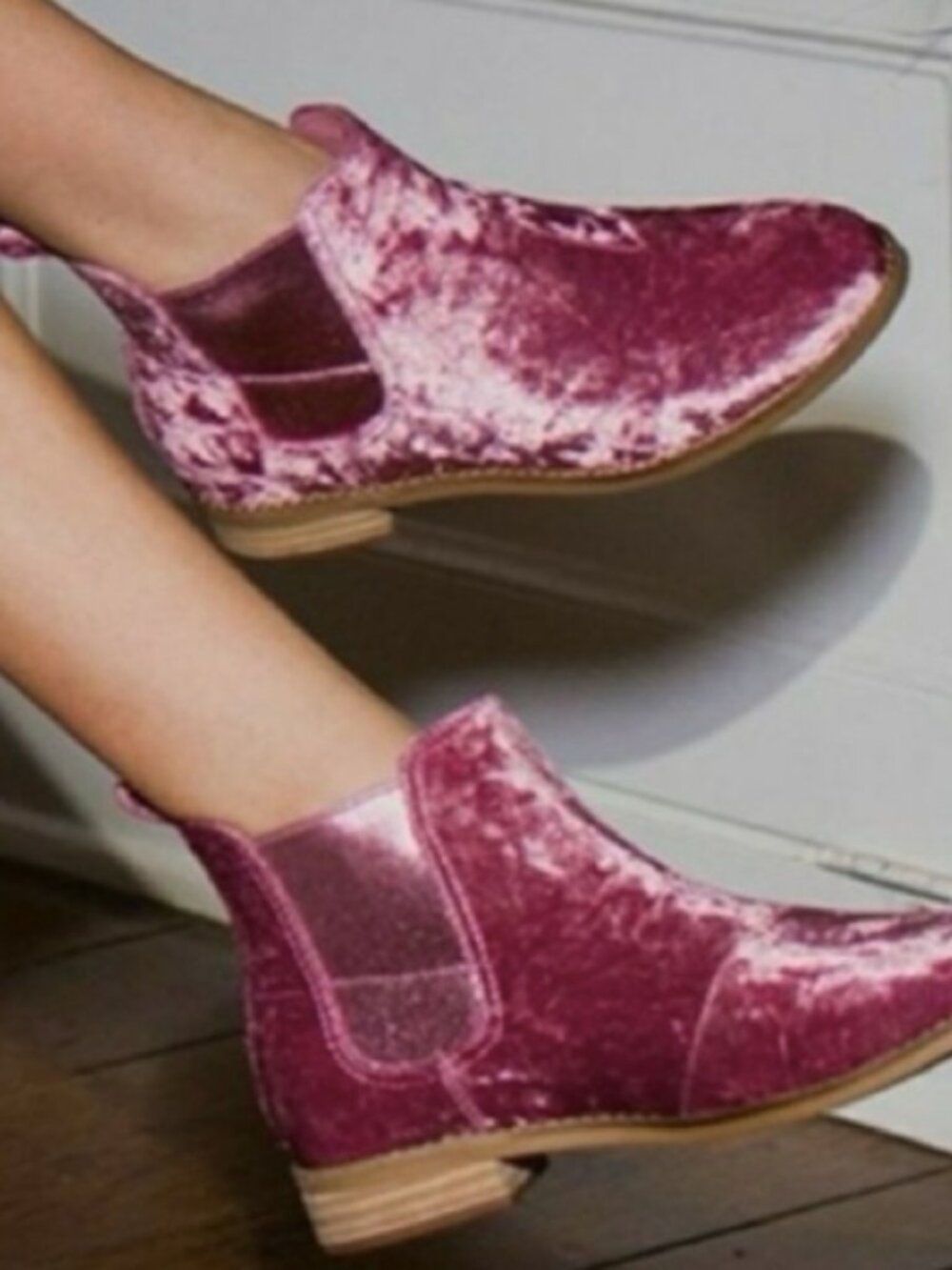 Tom’s| ‘Ella’ Mauve Faded Rose Velvet Ankle Chelsea Booties